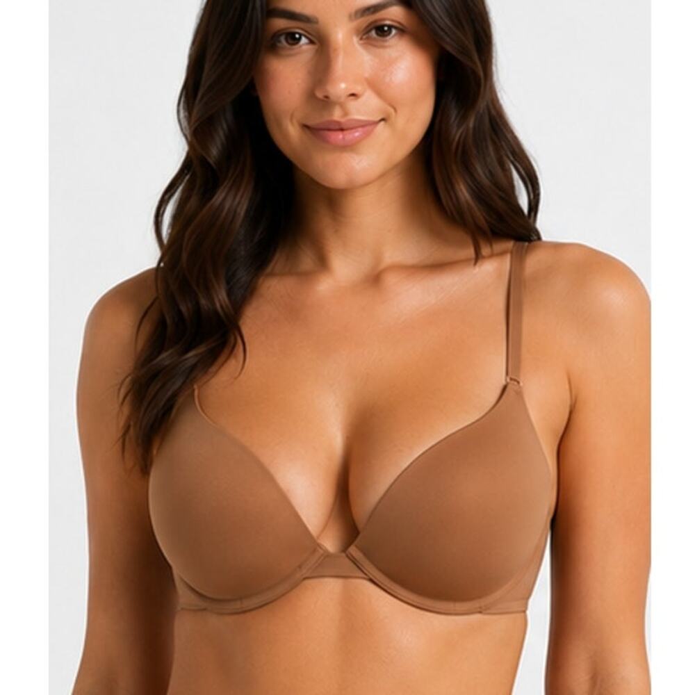 SKIMS Fits Everybody T Shirt Bra 34D Wireless Lightly Lined Nude Beige